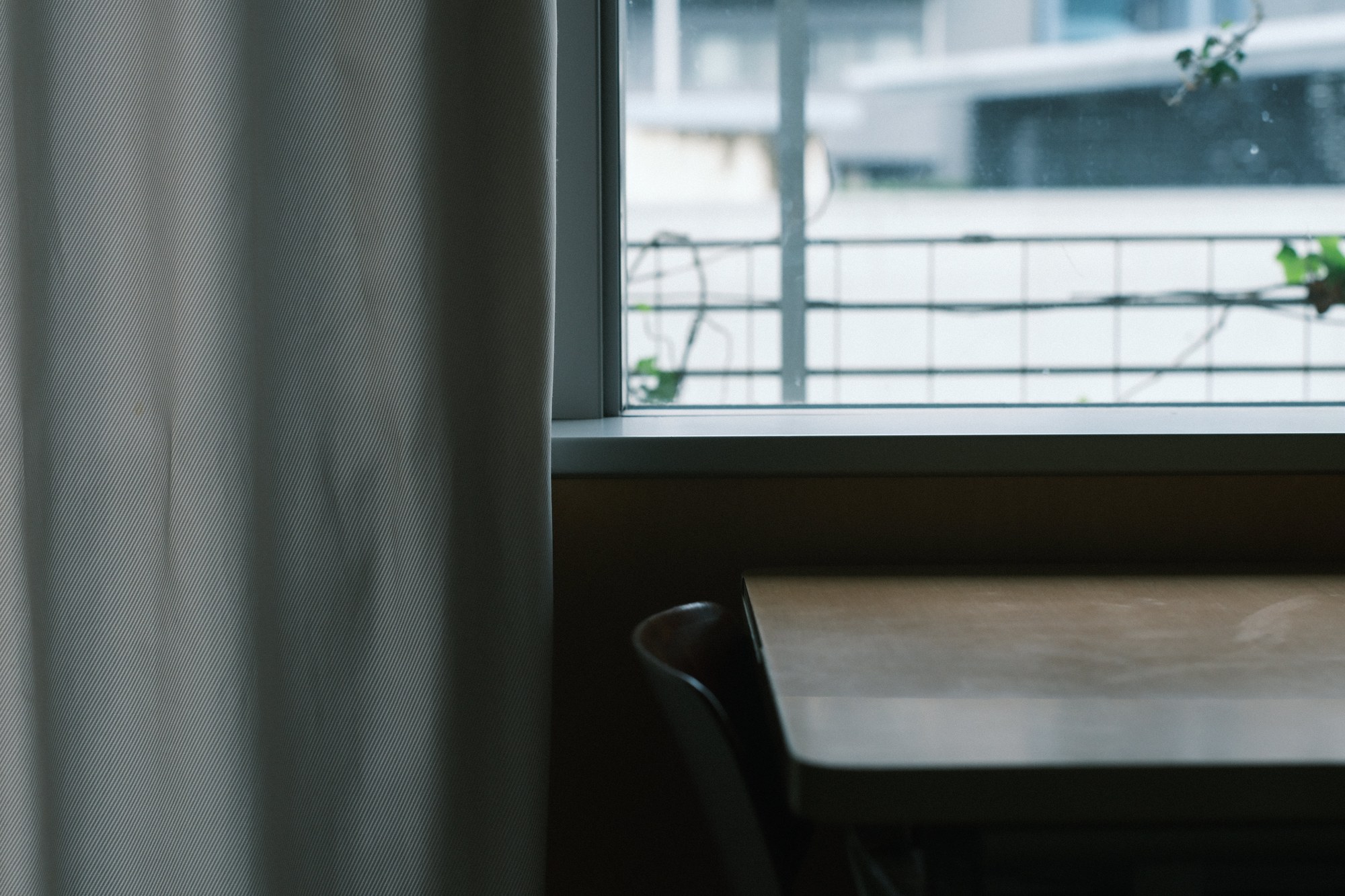 窓辺のカーテン